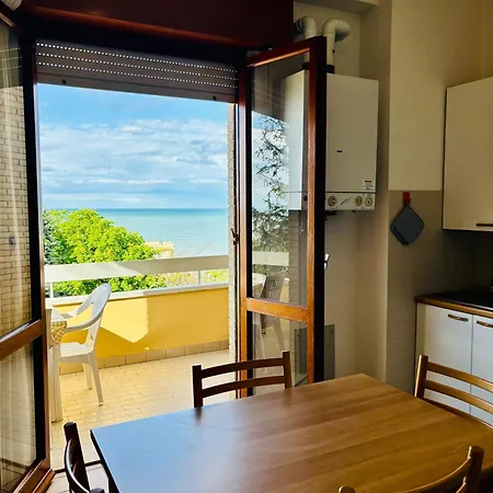 Appartamento Vista Mare -e- Con 2 Da Letto -residence Azzurro