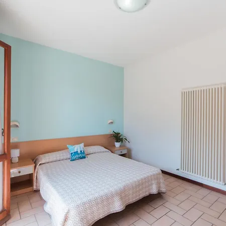 Appartamento Vista Mare -e- Con 2 Da Letto -residence Azzurro