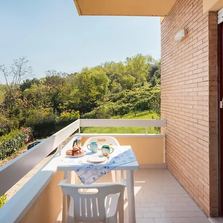 Apartment Vista Mare -e- Con 2 Da Letto -residence Azzurro Gabicce Mare